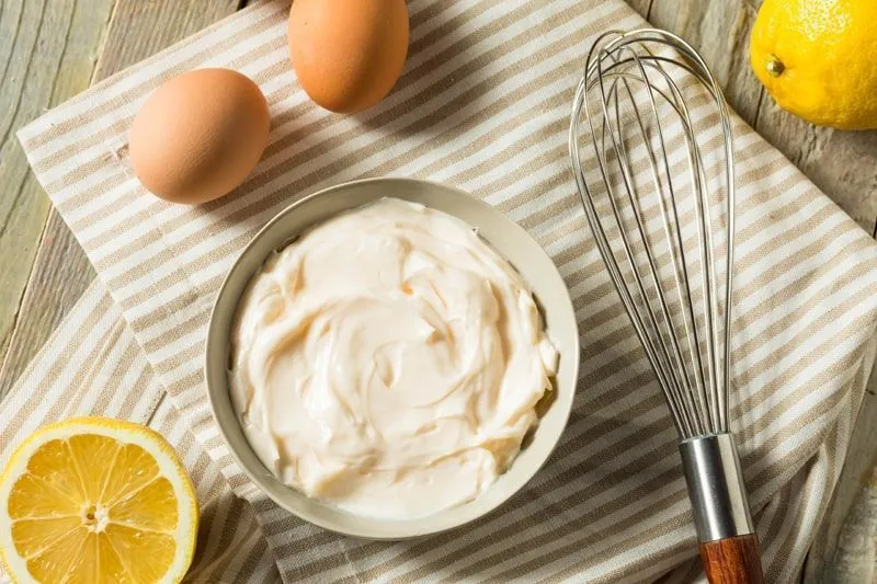 Как производить майонезные соусы с насыщенным сырным вкусом без использования ароматизаторов и усложнения технологии производства?